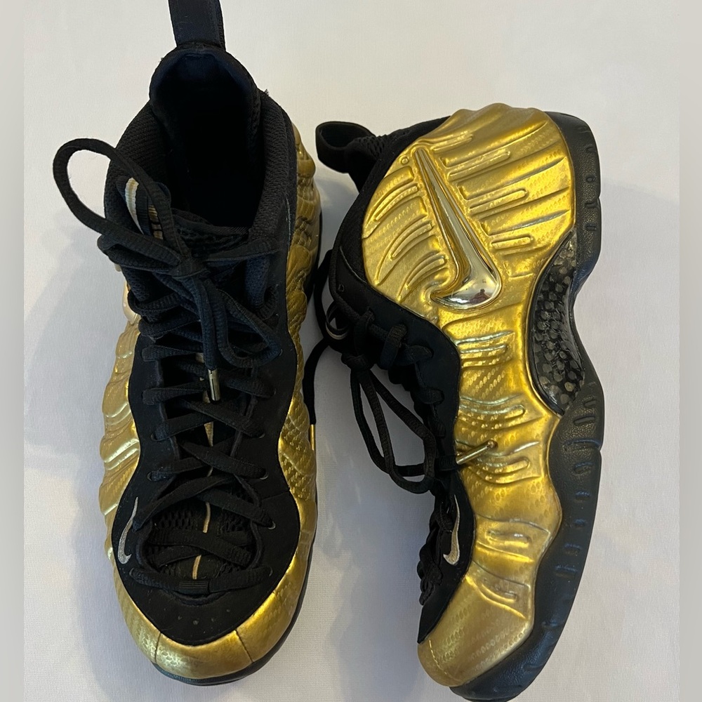 Nike Air Foamposite Metallic Gold Black Size 9.5 624041-701 Mens basketball spor